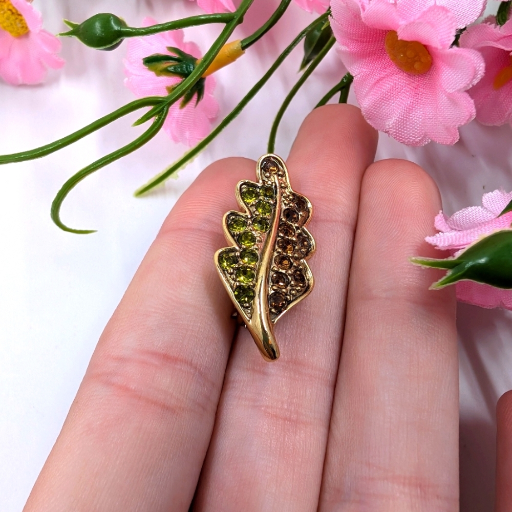 Cute Gold Plated Vintage Leaf Brooch with Genuine Crystal Accents